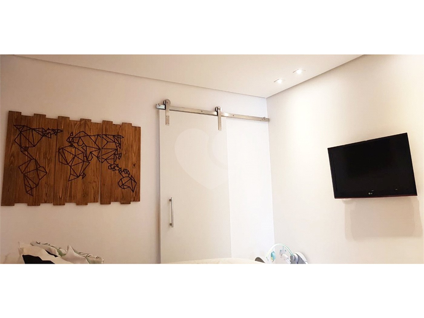 Apartamento à venda com 3 quartos, sendo 1 suíte, em Moema, São Paulo, SP