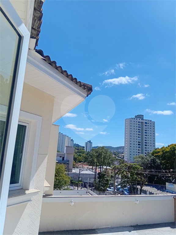 Casa à venda com 3 suítes no condomínio Residencial Jd. Floresta, São Paulo - SP