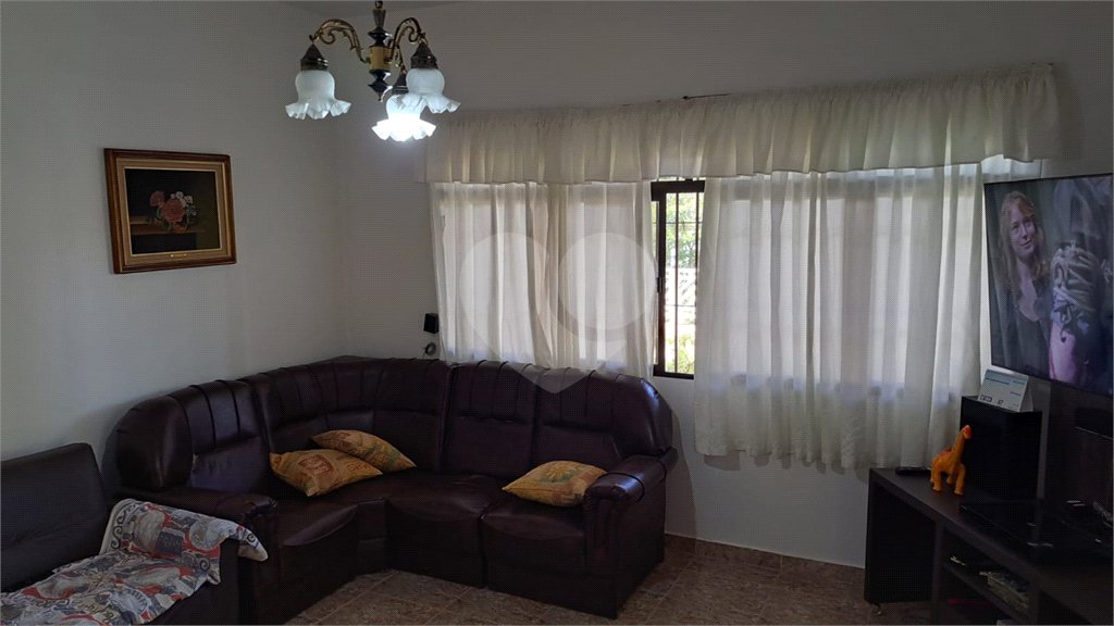 Casa à venda com 3 quartos, sendo 1 suíte, em Rio Acima, Mairiporã, SP