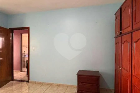 Casa à venda com 3 quartos em Vila dos Remédios, São Paulo, SP