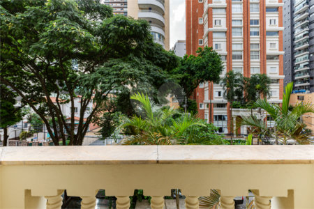 Apartamento à venda com 3 quartos, sendo 1 suíte, em Cerqueira César, São Paulo, SP