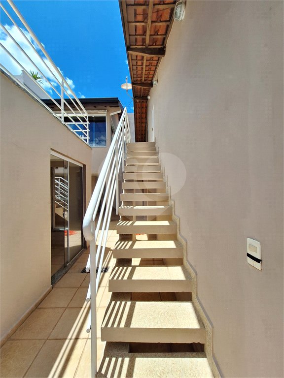 Casa à venda com 3 suítes no condomínio Bosque de Grevilea, Vinhedo - SP