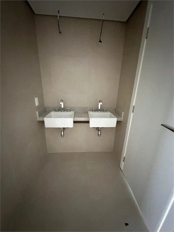 Apartamento à venda com 2 suítes em Jardim Morumbi, São Paulo, SP