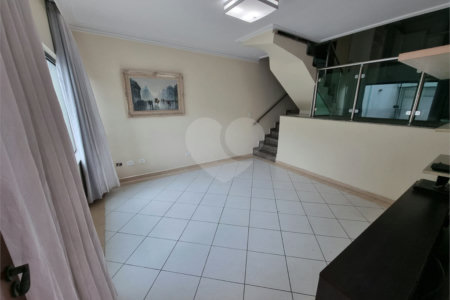 Casa à venda ou para alugar com 3 quartos, sendo 1 suíte,  em Bosque da Saúde, São Paulo, SP