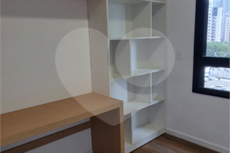 Apartamento à venda com 2 quartos, sendo 1 suíte, em Moema, São Paulo, SP