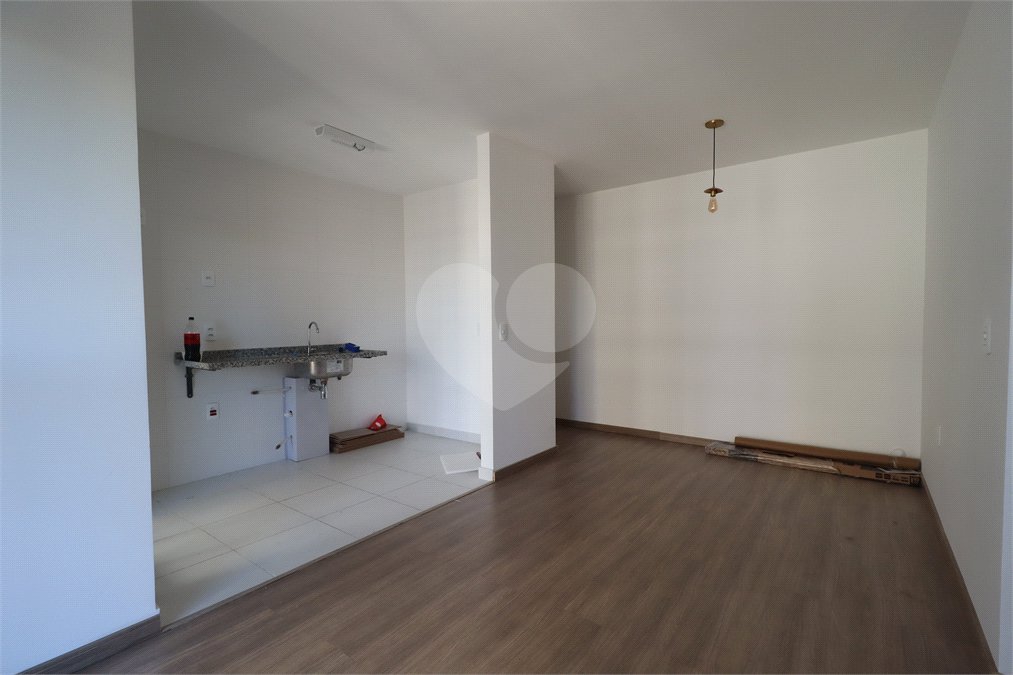 Apartamento à venda com 3 quartos, sendo 1 suíte, em Vila Anastácio, São Paulo, SP