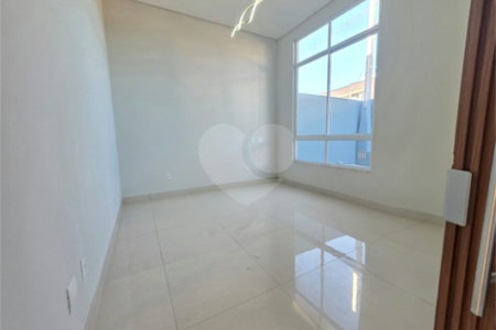 Casa à venda com 3 suítes em Marambaia, Vinhedo, SP