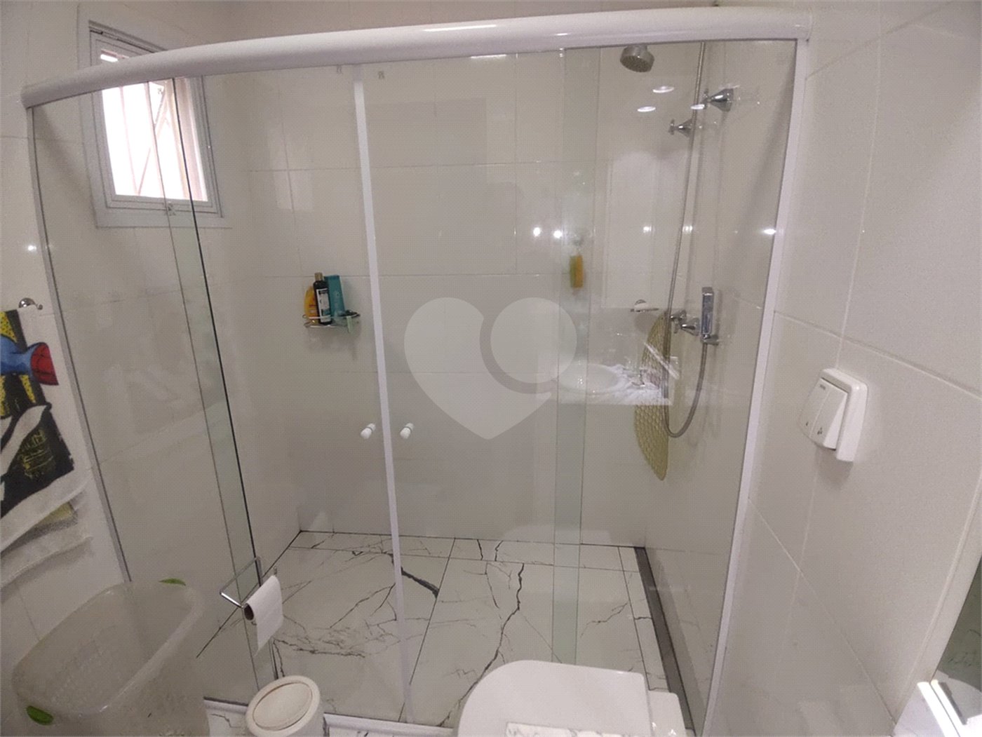 Casa à venda com 2 suítes no condomínio Morada das Hortênsias, São Paulo - SP