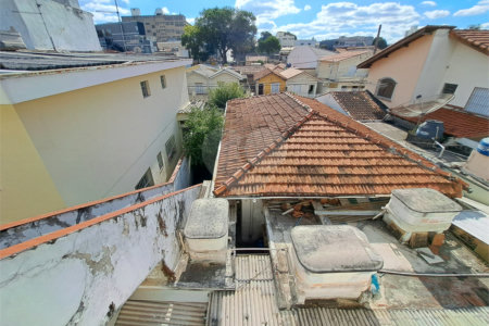 Casa à venda com 3 quartos, sendo 1 suíte, em Vila Constança, São Paulo, SP