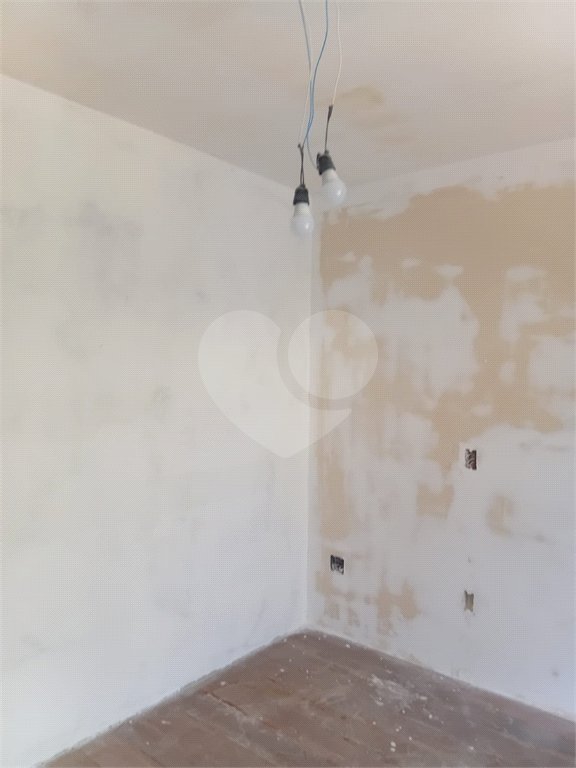 Casa à venda com 3 suítes no condomínio Residencial Jd. Floresta, São Paulo - SP
