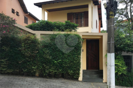 Casa à venda com 4 quartos, sendo 2 suítes,  em Vila Suzana, São Paulo, SP