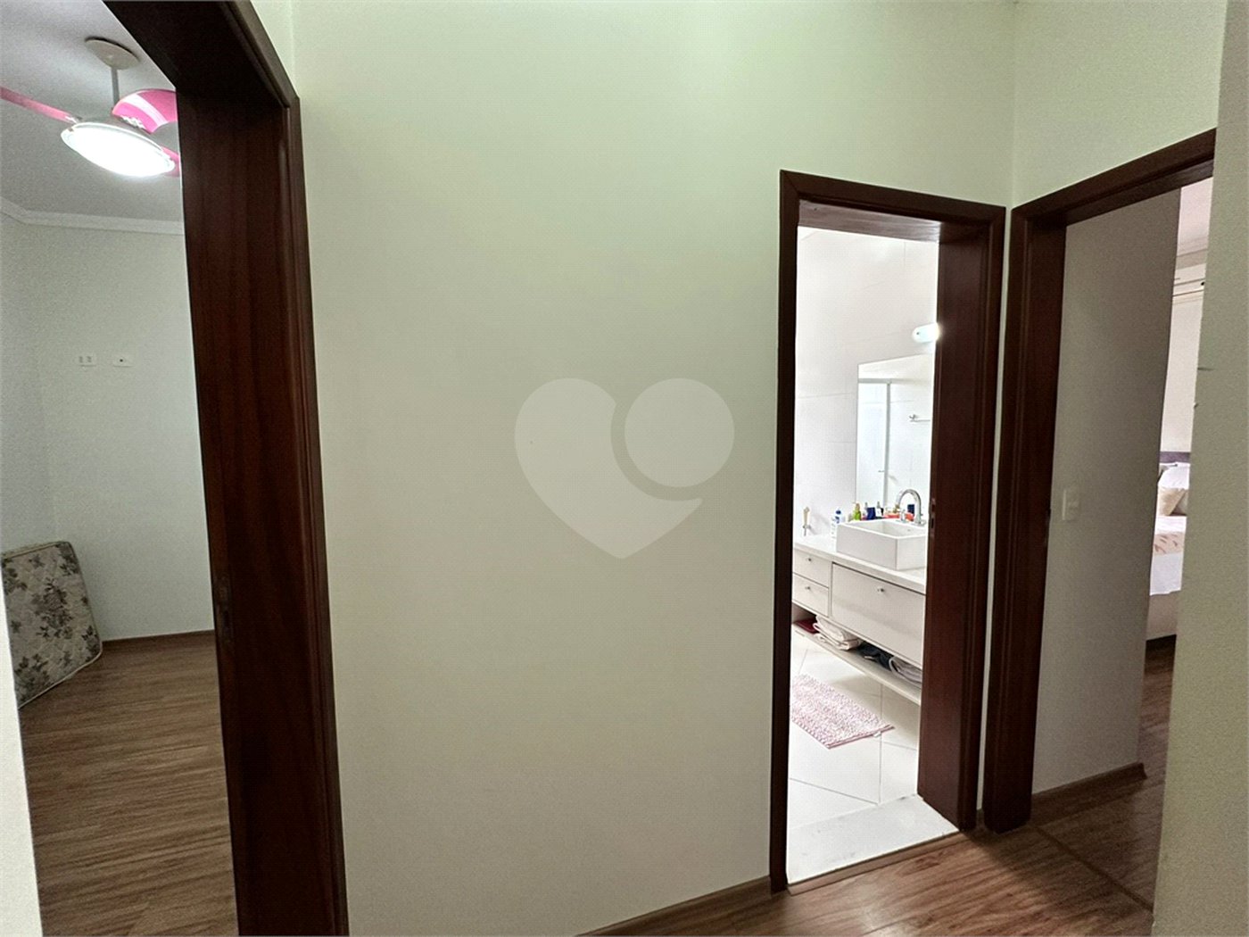 Casa à venda com 3 quartos, sendo 1 suíte, no condomínio Ibiti Royal Park, Sorocaba - SP