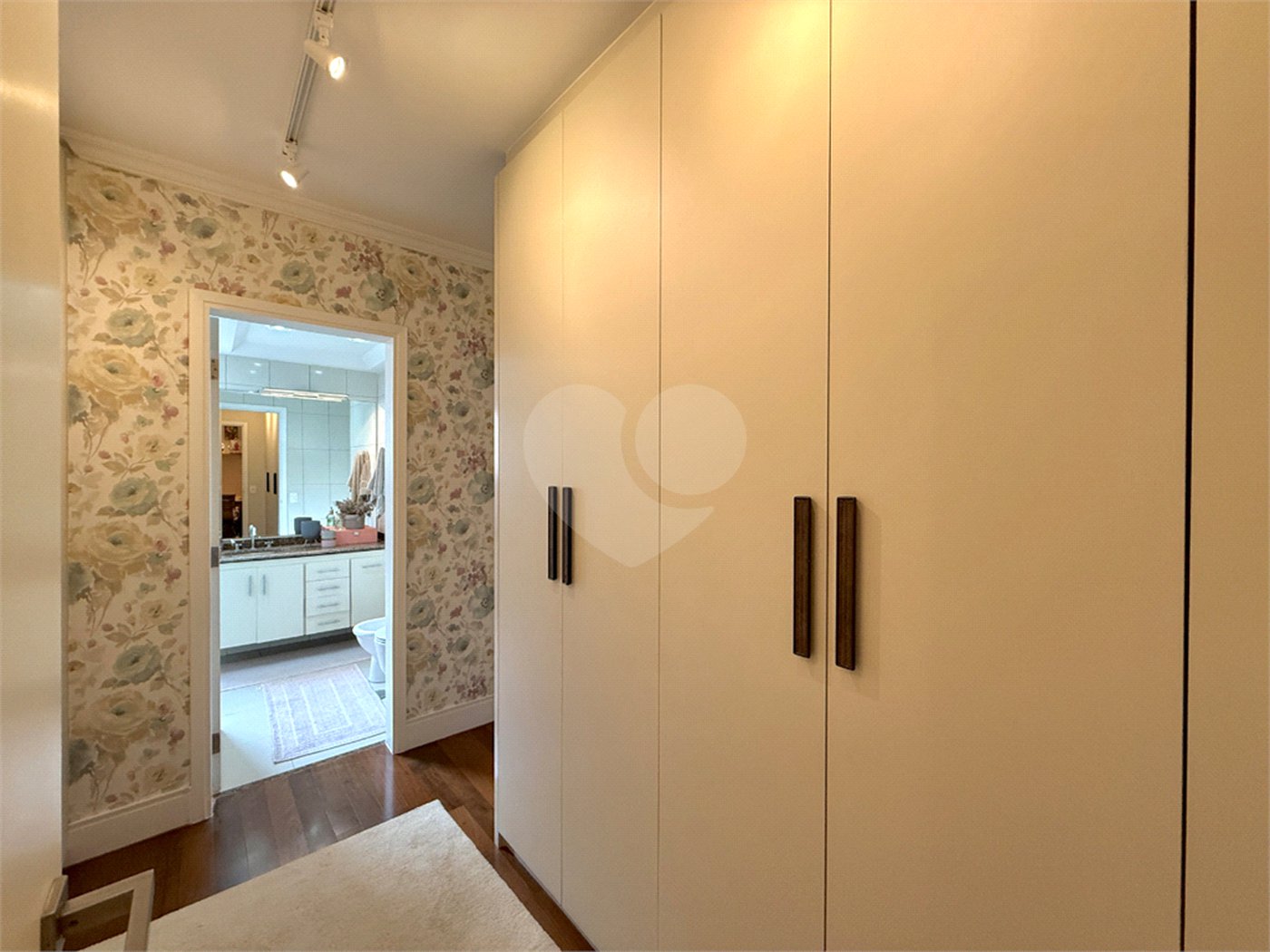 Apartamento à venda com 3 suítes em Campo Belo, São Paulo, SP