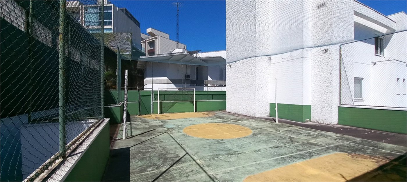 Sobrado à venda ou para alugar com 7 quartos, sendo 4 suítes, em Cidade Jardim, São Paulo, SP