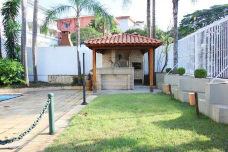 Sobrado à venda ou para alugar com 4 quartos, sendo 5 suítes, em Pacaembu, São Paulo, SP