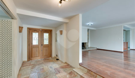 Casa de Vila à venda ou para alugar com 3 suítes em Alto da Boa Vista, São Paulo, SP