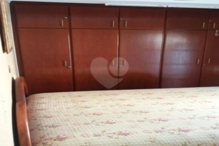 Casa à venda com 3 quartos, sendo 1 suíte,  no condomínio Alameda do Eucaliptos, São Paulo - SP