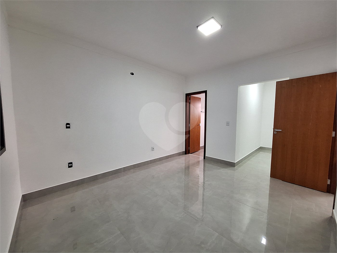 Casa à venda com 3 quartos, sendo 1 suíte,  em João Xxiii, Vinhedo, SP