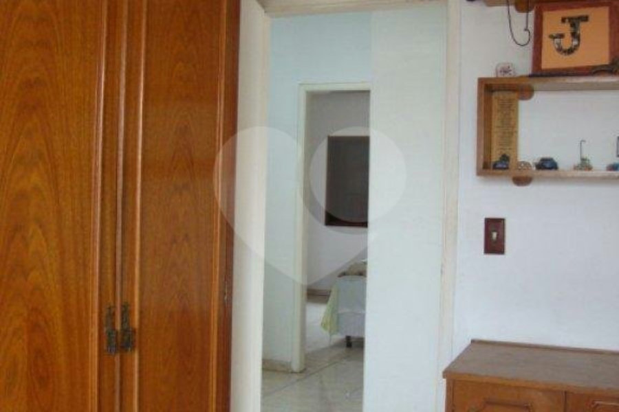 Sobrado à venda com 3 quartos, sendo 1 suíte,  em Parque Peruche, São Paulo, SP