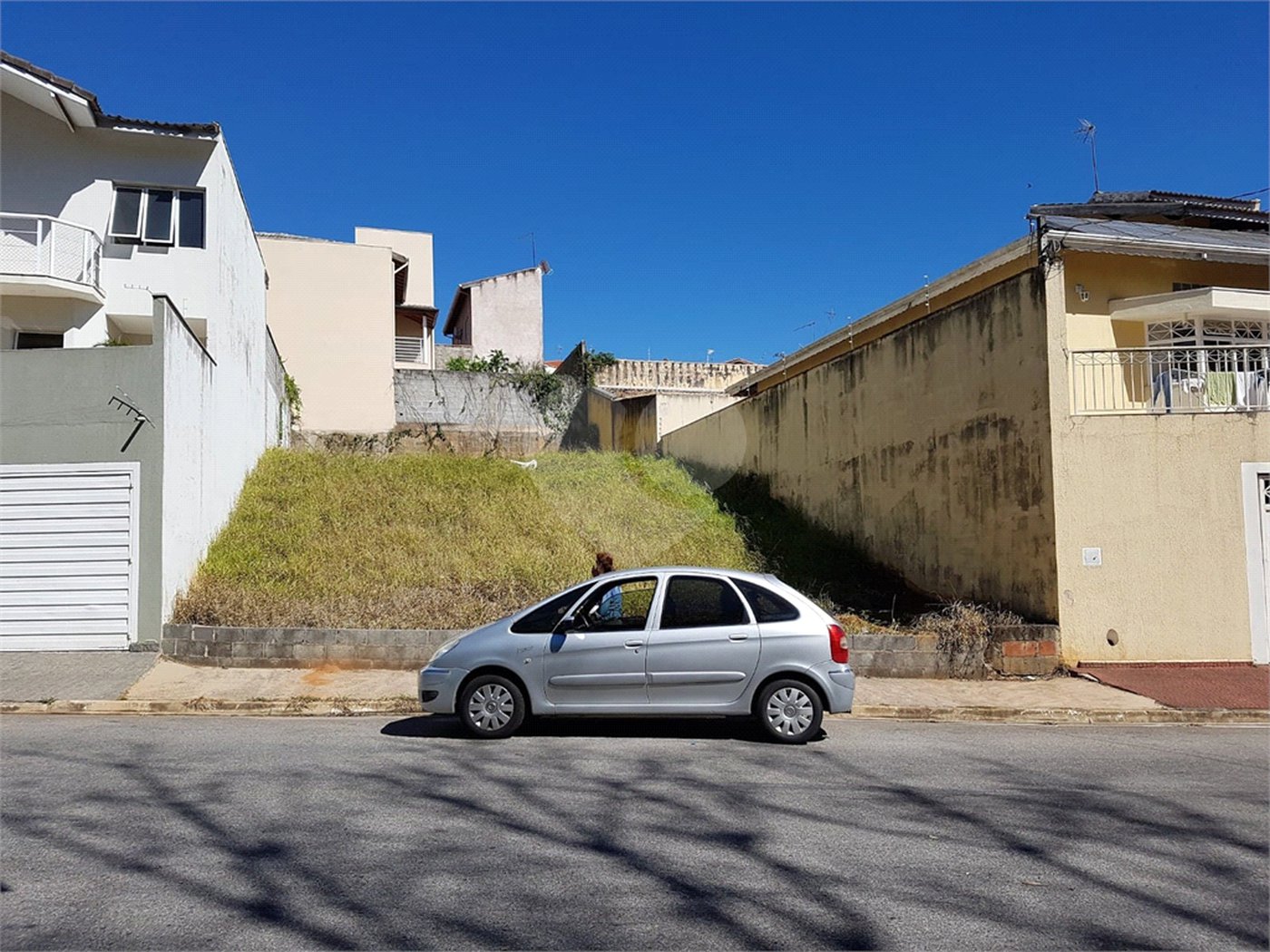 Terreno à venda com 1 suíte no condomínio Recanto do Parque, Itatiba - SP