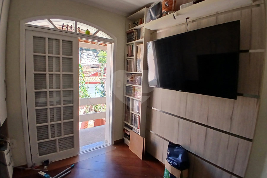 Sobrado à venda com 8 quartos, sendo 2 suítes, em Tremembé, São Paulo, SP