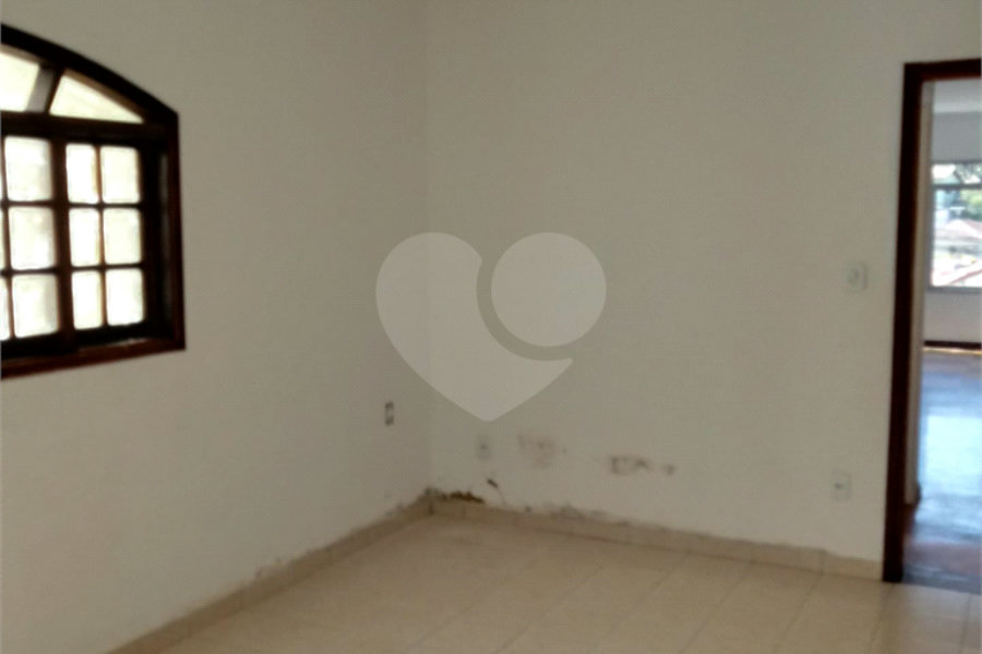 Sobrado à venda com 3 quartos, sendo 1 suíte, em Tremembé, São Paulo, SP