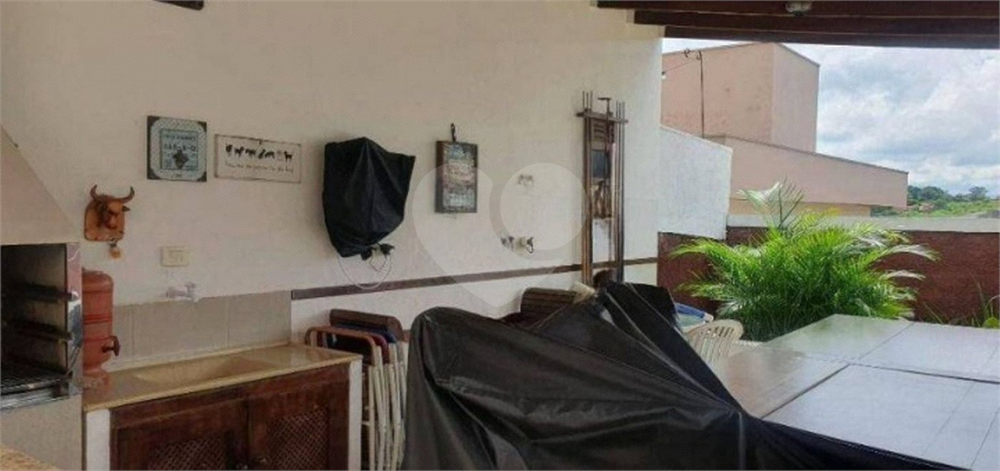 Casa à venda com 3 quartos, sendo 1 suíte, no condomínio Terras de São Francisco, Vinhedo - SP