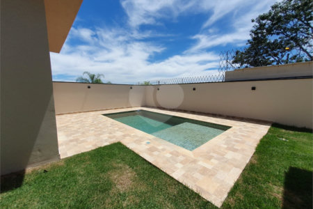 Casa à venda com 3 suítes no condomínio Via Castelli, Louveira - SP