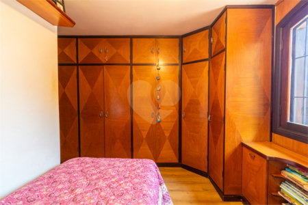 Casa de Vila à venda com 4 quartos, sendo 2 suítes, em Alto da Boa Vista, São Paulo, SP
