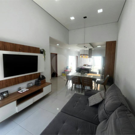 Casa à venda com 2 quartos, sendo 1 suíte, no condomínio Residencial Reserva das Paineiras, Itapetininga - SP