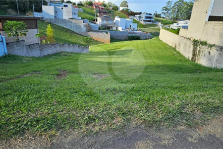 Terreno à venda com 1 suíte no condomínio Santa Teresa 1, Vinhedo - SP