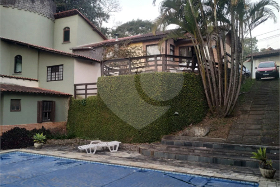 Casa à venda com 3 suítes no condomínio Alpes da Cantareira, Mairiporã - SP