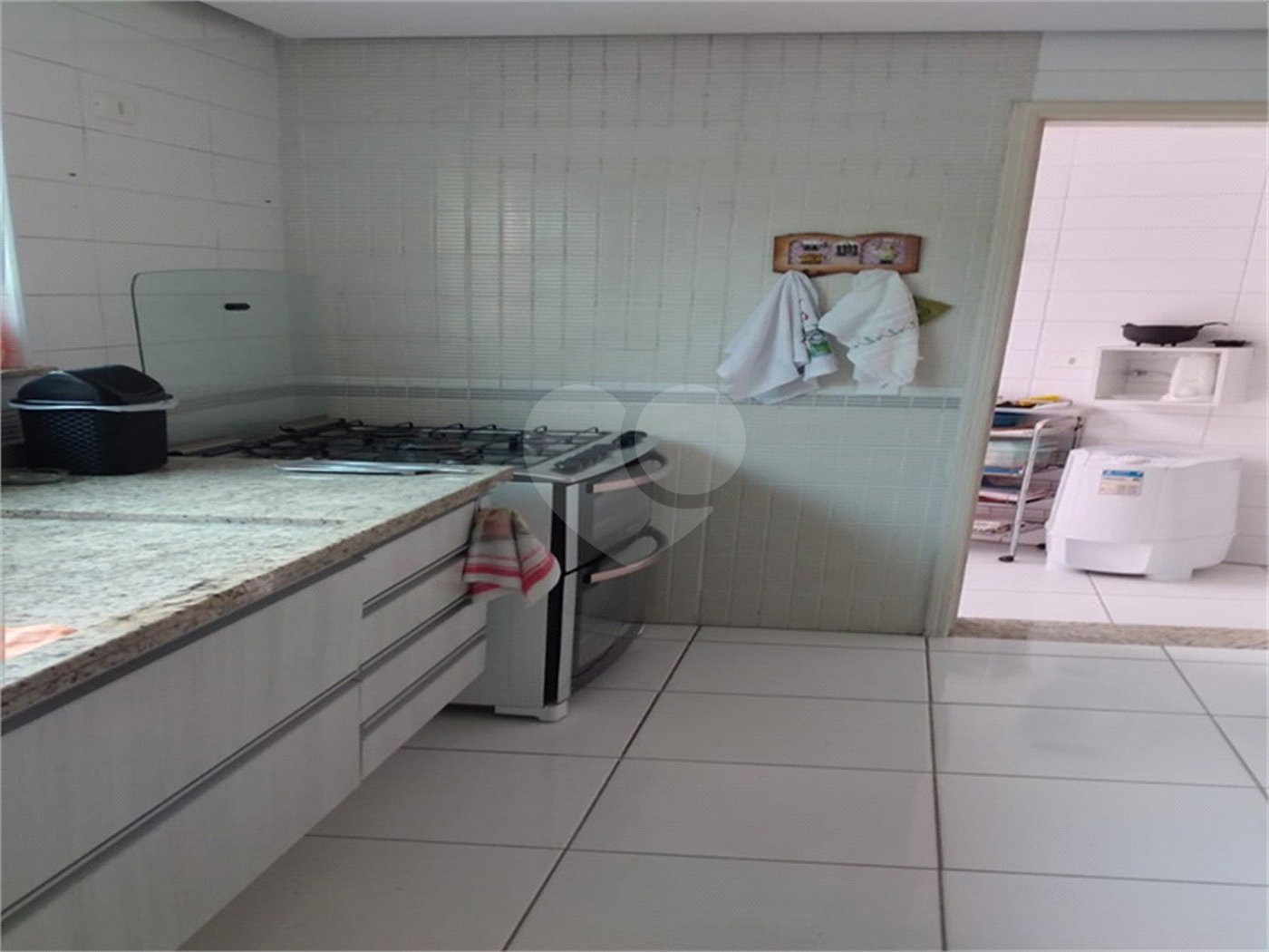 Casa à venda com 3 quartos, sendo 2 suítes, no condomínio Villa's Residencial, São Paulo - SP