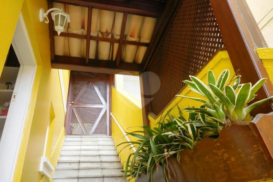 Casa à venda com 3 suítes no condomínio Itatinga I, São Paulo - SP