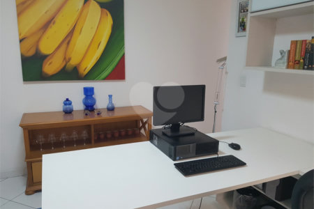 Sobrado à venda com 3 quartos, sendo 1 suíte, em Jardim Caravelas, São Paulo, SP