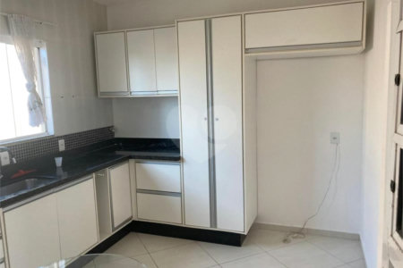 Sobrado à venda com 3 quartos, sendo 1 suíte, em Jardim Nathalie, Mogi das Cruzes, SP