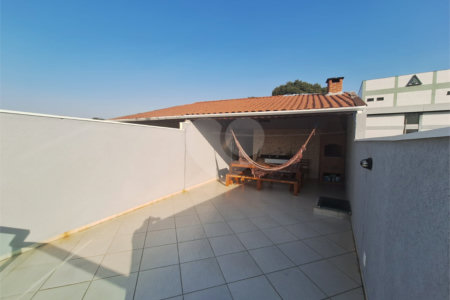 Sobrado à venda com 4 quartos, sendo 1 suíte,  em Vila São Geraldo, São Paulo, SP