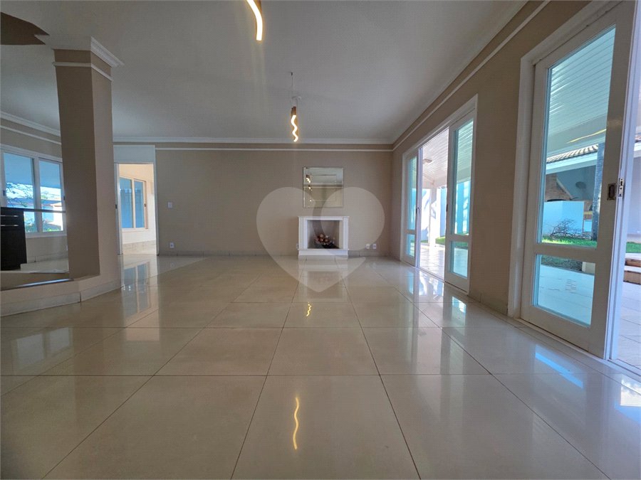 Casa à venda ou para alugar com 3 suítes no condomínio Villagio Capriccio, Louveira - SP