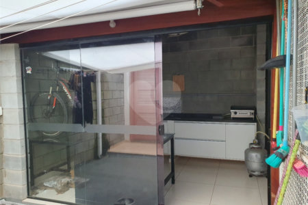 Casa à venda com 2 suítes no condomínio Residencial Bonanza I, Bom Jesus dos Perdões - SP