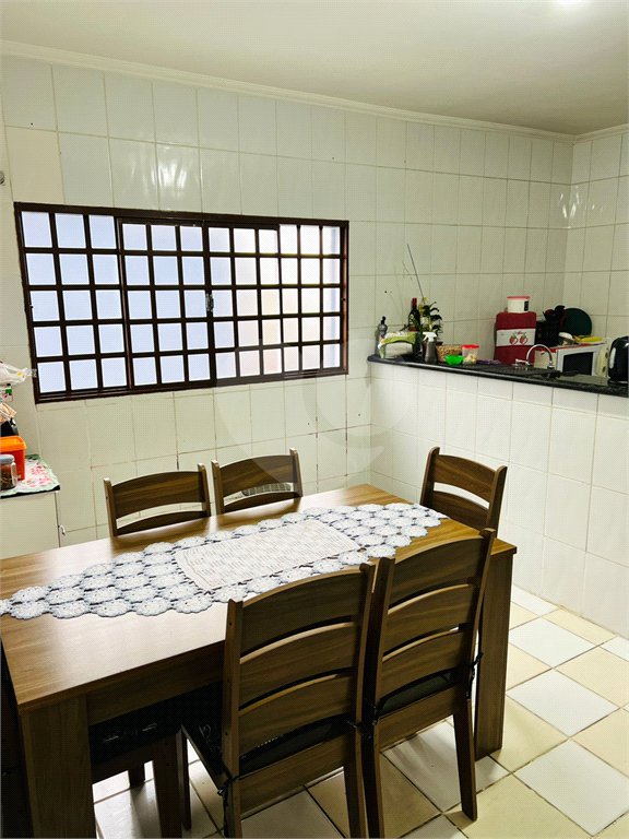 Sobrado à venda com 3 quartos em Loteamento Municipal Brás Cubas, Mogi das Cruzes, SP