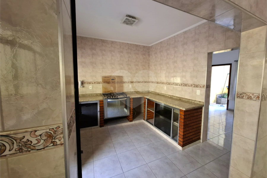 Sobrado à venda com 3 quartos no Brasilândia, São Paulo, SP