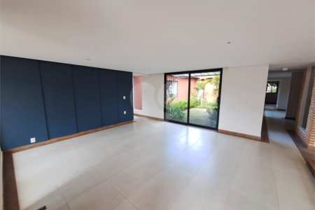 Casa à venda ou para alugar com 4 quartos, sendo 3 suítes, no condomínio Chácara Residencial Santa Maria, Votorantim - SP