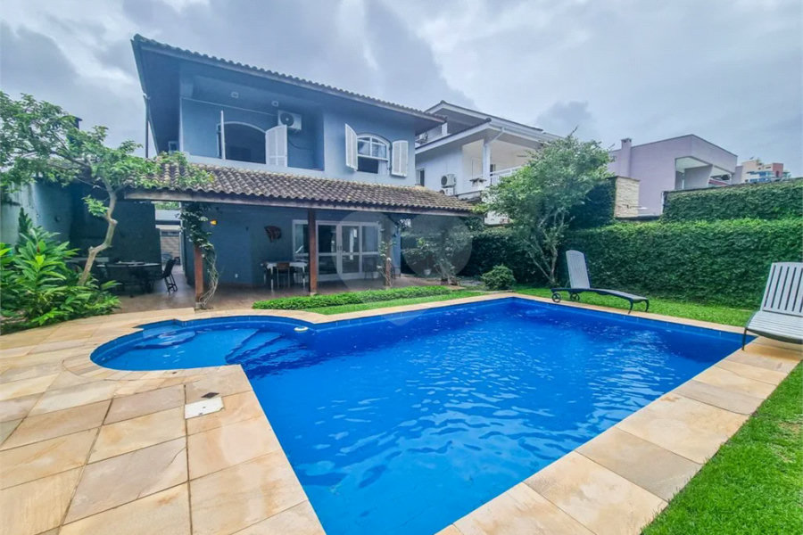Casa à venda com 6 quartos, sendo 4 suítes,  em Riviera de São Lourenço, Bertioga, SP