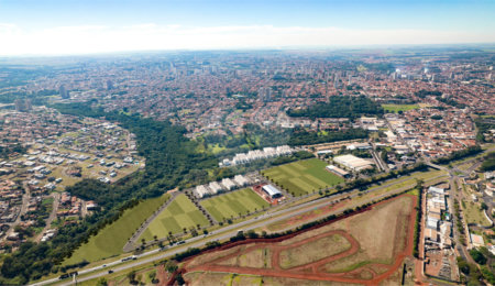 Terreno à venda em Jardim Quitandinha, Araraquara, SP