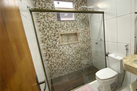 Casa à venda com 3 quartos, sendo 1 suíte, em Jardim Ibirapuera, Ponta Porã, MS