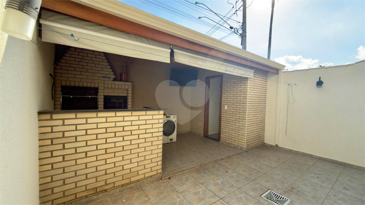 Casa à venda com 3 quartos, sendo 1 suíte, no condomínio Residencial Village Salermo, Sorocaba - SP