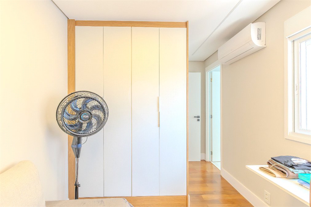Apartamento à venda com 2 suítes em Santo Amaro, São Paulo, SP