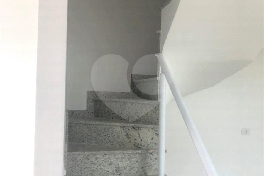 Casa à venda com 3 quartos, sendo 1 suíte, no condomínio Cond Batinga, São Paulo - SP