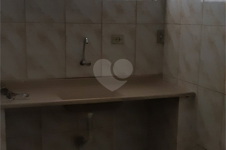 Sobrado à venda com 20 quartos em Jardim Peri, São Paulo, SP