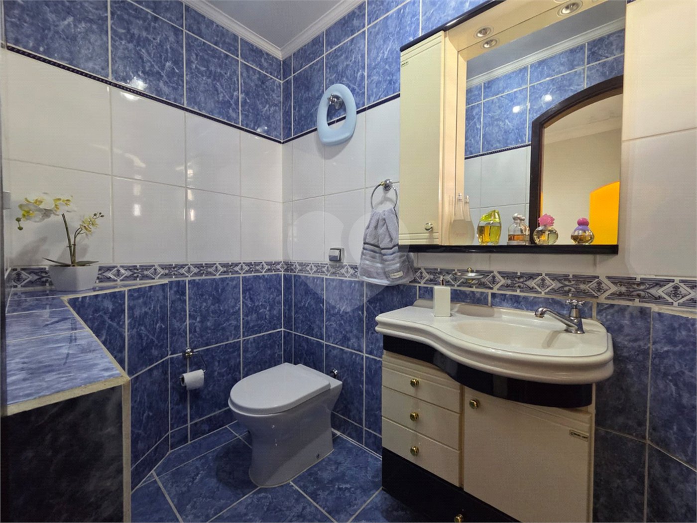 Casa à venda com 4 quartos, sendo 1 suíte, em Vila Paulo Silas, São Paulo, SP